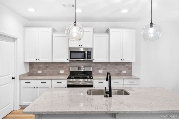 348 Crestwood Circle