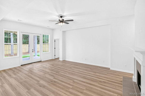 348 Crestwood Circle