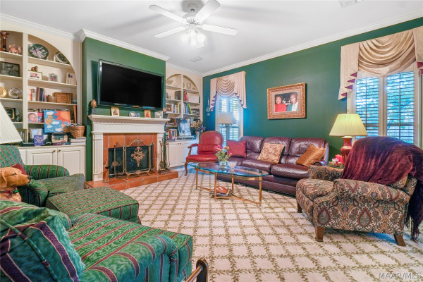 2238 Vaughn Lane