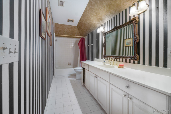 2238 Vaughn Lane